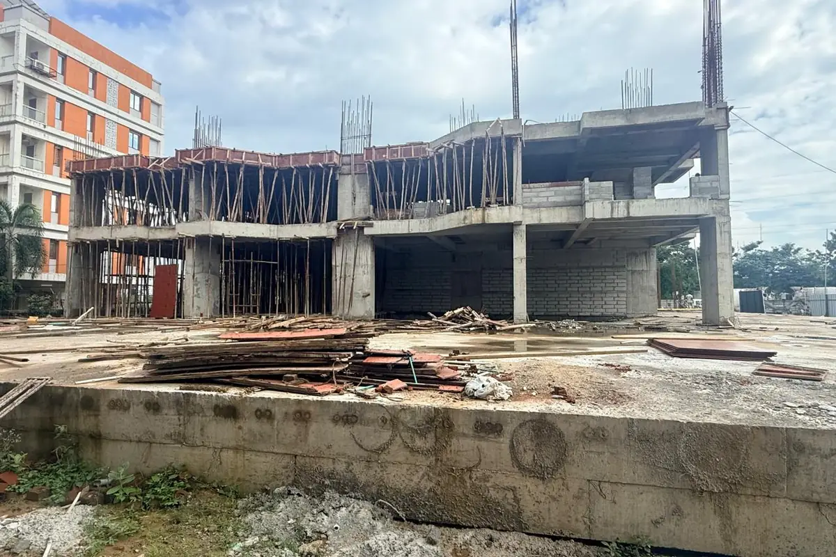 Corner of Vasantara Skies with block masonry started on the lower floors